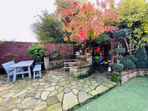 Rear Gardens- click for photo gallery